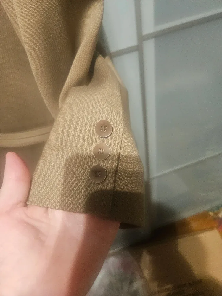 Emanuel Ungaro Blazer - Size 12 -    100% Silk image indicator(6)