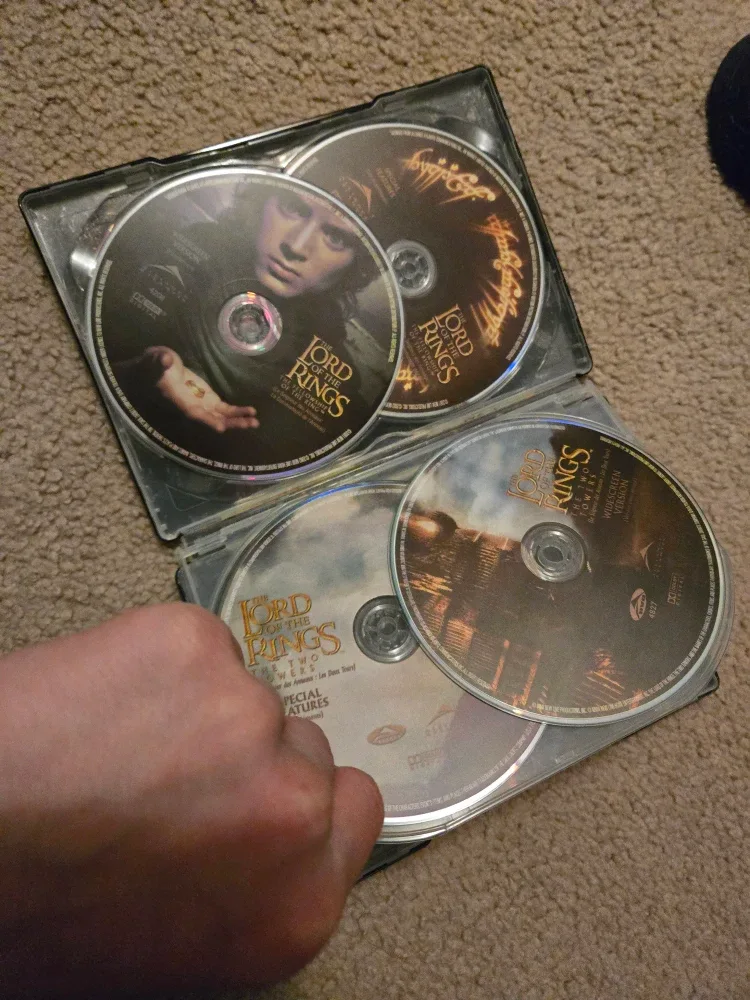 Lord of the Rings Motion Picture Trilogy DVD Set image indicator(2)