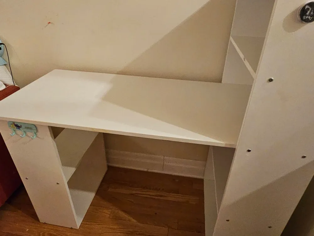 White Desk with Shelves image indicator(3)