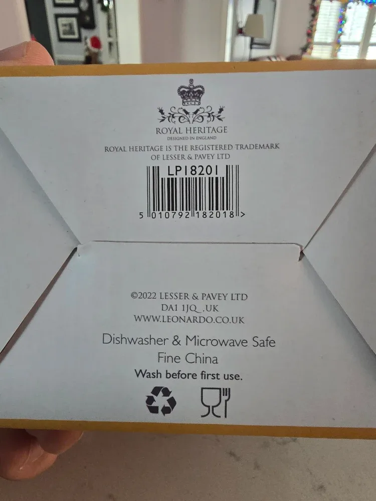 Royal Heritage Queen Elizabeth II Fine China Mug image indicator(6)