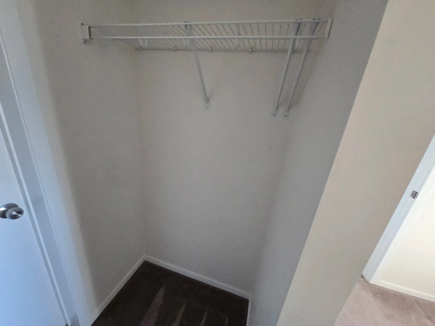 1 BED 1 BATH APARTMENT FOR RENT image indicator(3)