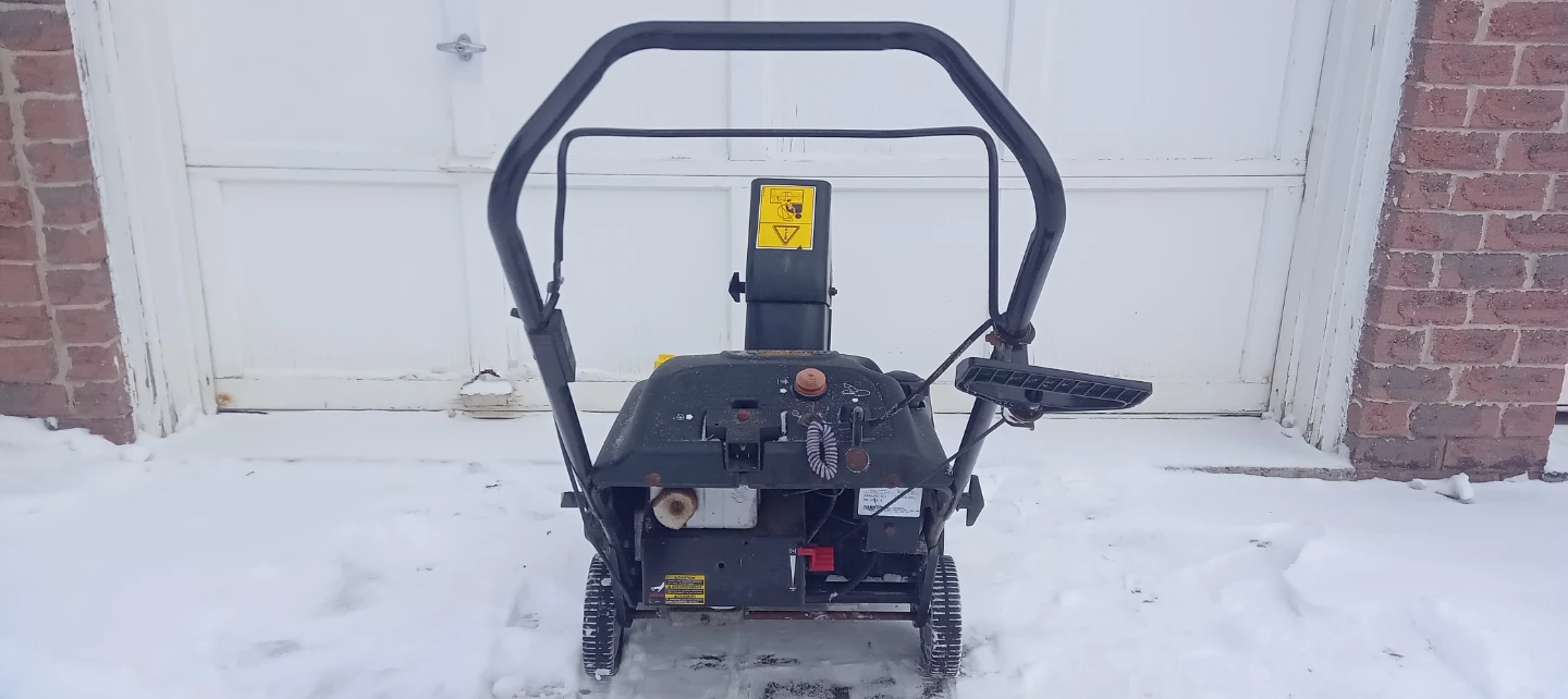 Yardworks 7HP 21" Snowblower - photo 3
