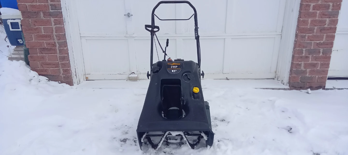Yardworks 7HP 21" Snowblower - photo 5