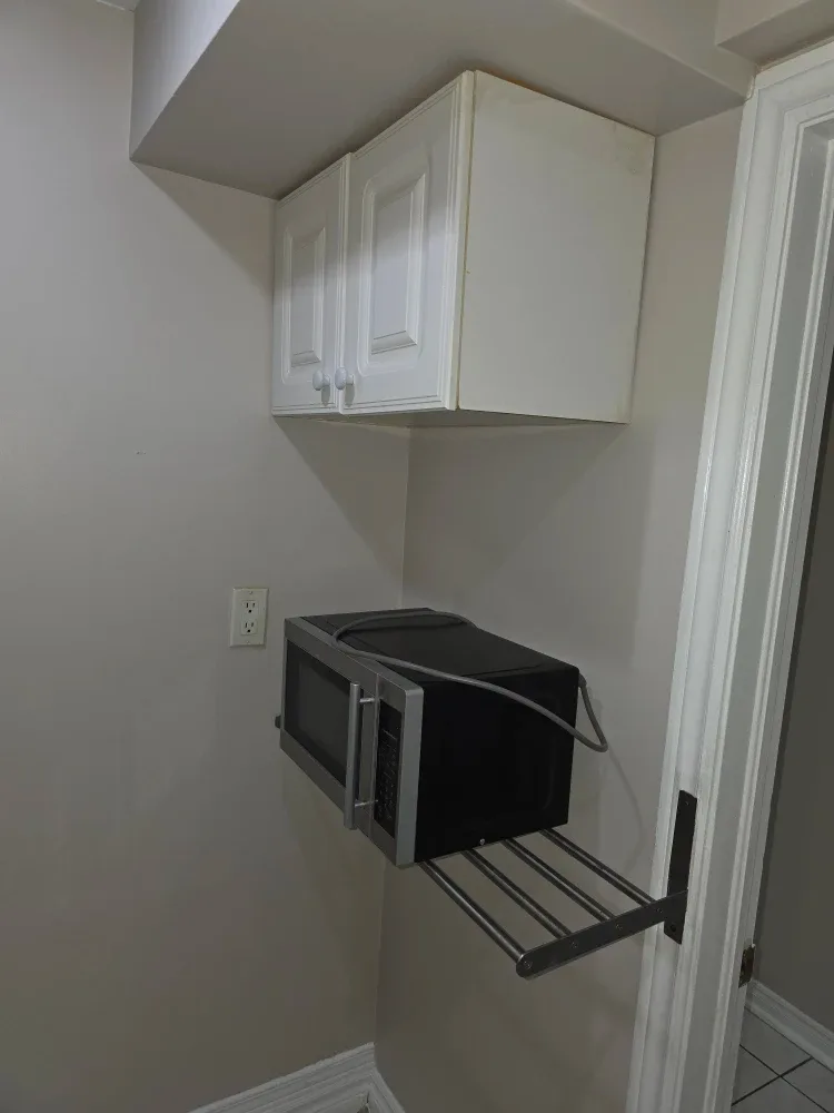 Basement apartment for rent image indicator(5)