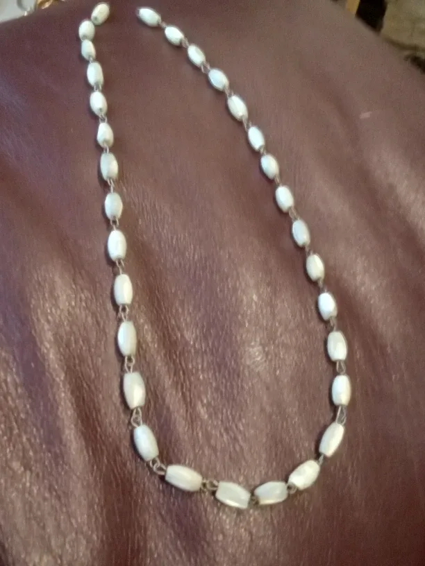 Antique Mother Of Pearl Necklace image indicator(3)