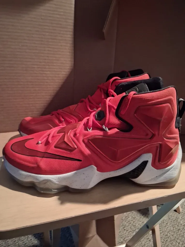 Nike LeBron Witness 7 Red Basketball Shoes