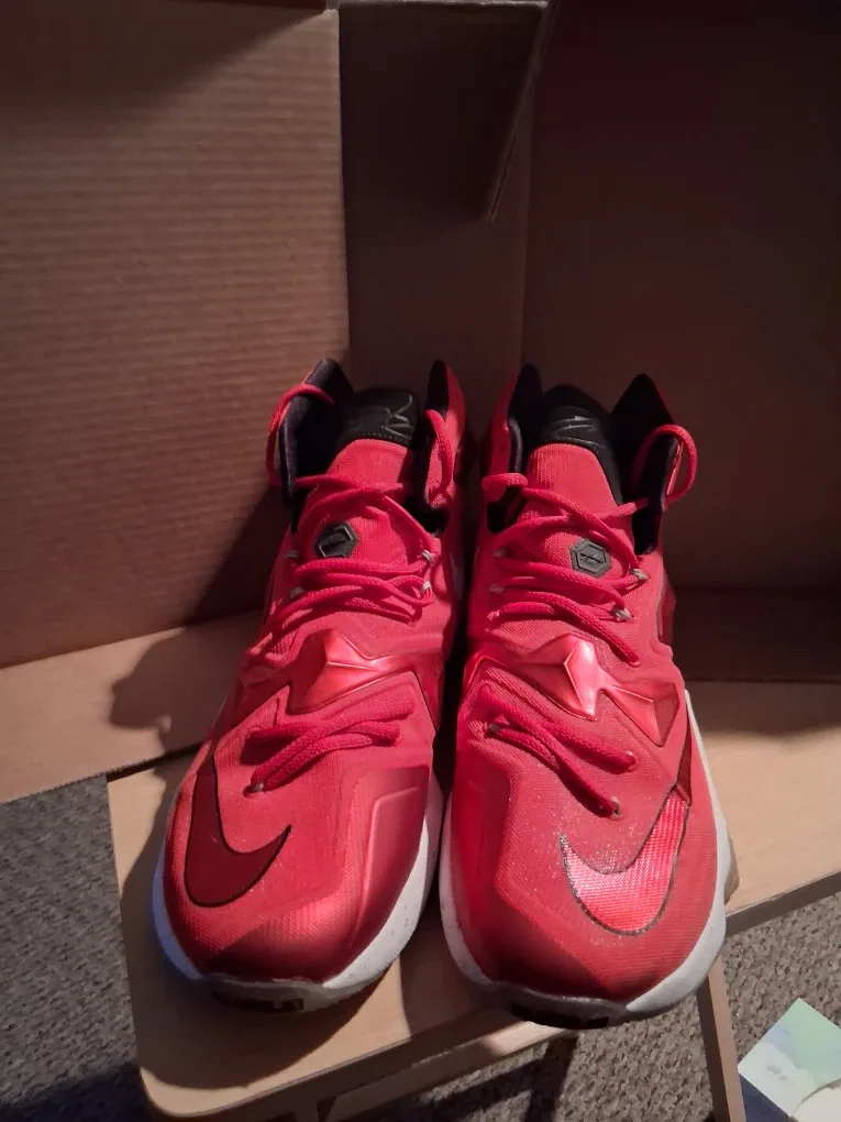 Nike LeBron Witness 7 Red Basketball Shoes image indicator(2)