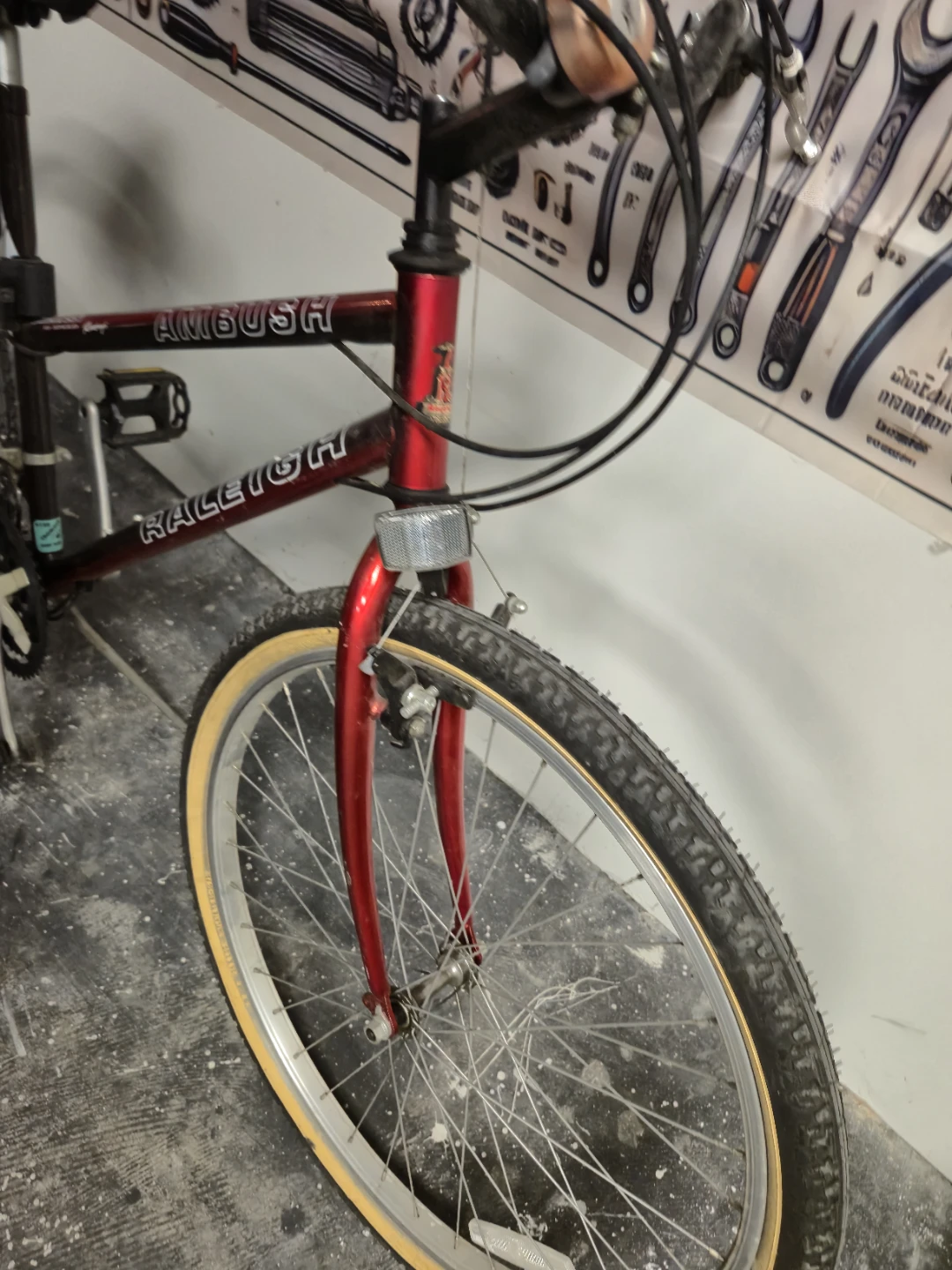 Raleigh Ambush Mountain Bike - photo 3