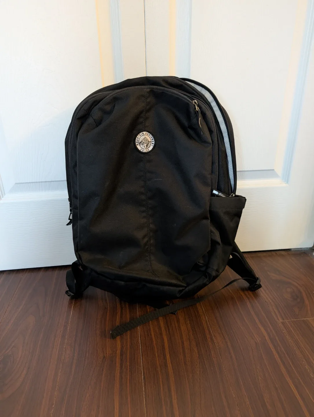 Mountain Equipment Co-Op - Black - 4 Pockets - 3 Zippers