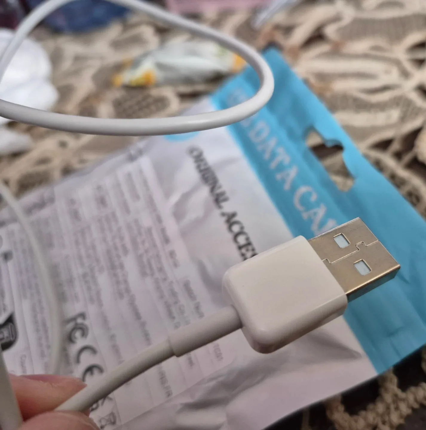 #clean out AmazonBasics USB to Lightning Cable - White image indicator(2)