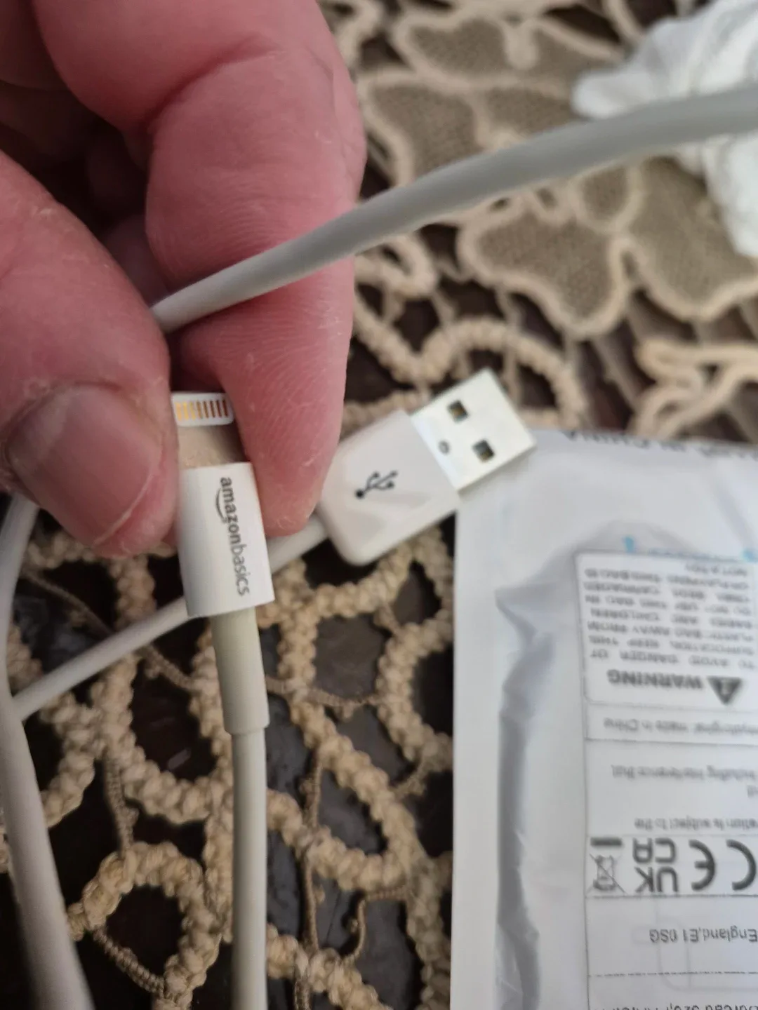 #clean out AmazonBasics USB to Lightning Cable - White image indicator(4)