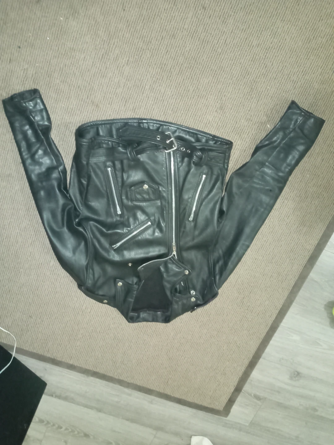 Black Leather Jacket bomber strap up and qualitie sipper