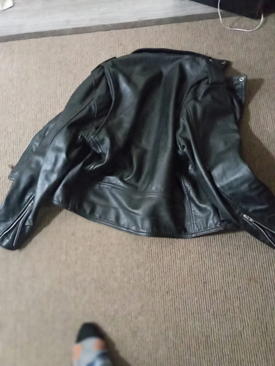 Black Leather Jacket bomber strap up and qualitie sipper - photo 2