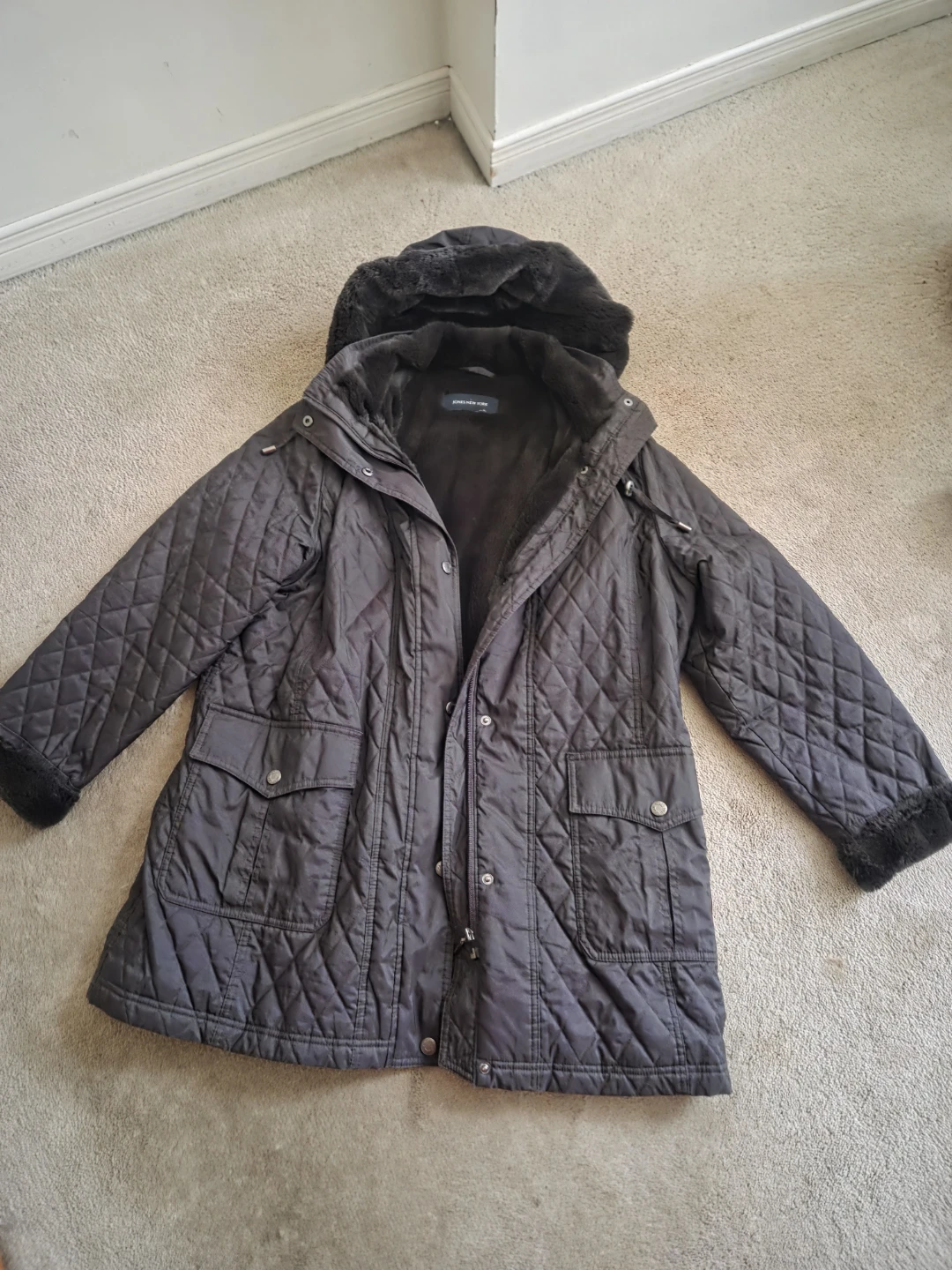 🥕 Jones New York Black Quilted Coat