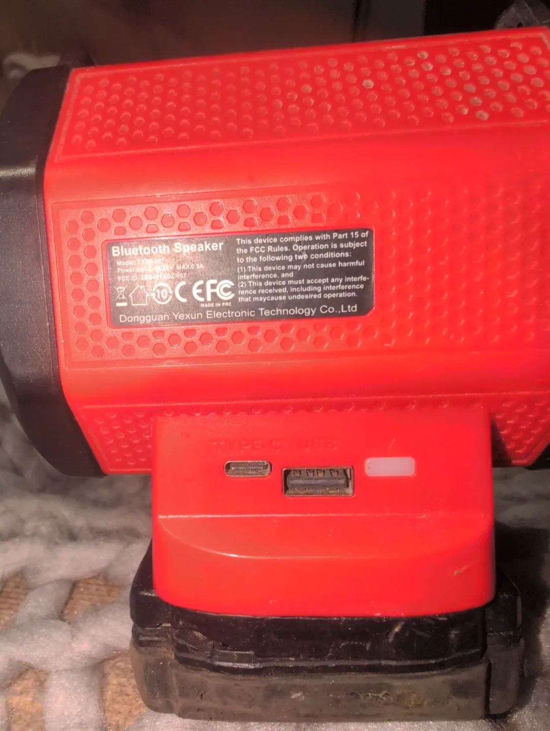 Milwaukee RedLithium Bluetooth Speaker image indicator(3)