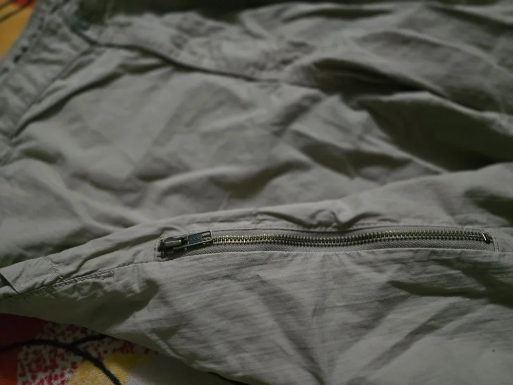 Calvin Klein Jeans Cargo Shorts - Size 38 100%Cotton #Cleanout image indicator(2)