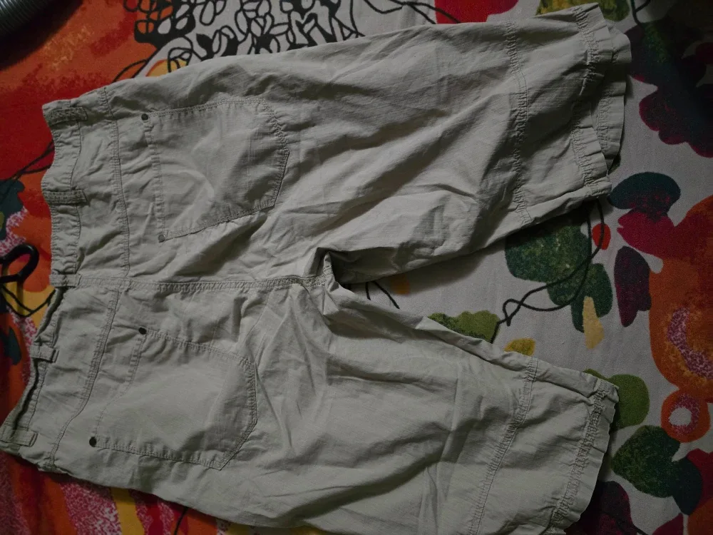 Calvin Klein Jeans Cargo Shorts - Size 38 100%Cotton #Cleanout image indicator(3)