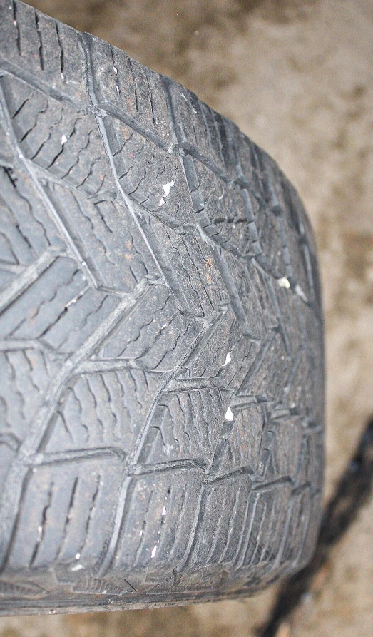 Michelin Winter Tire 205/55R 16 - photo 3