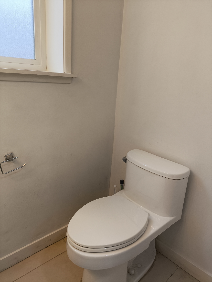 Private room  in White Rock near Earl Marriott Secondary. - photo 5