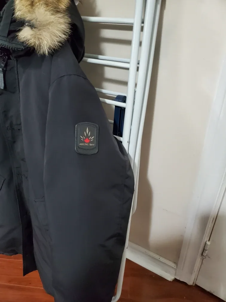 Arctic Bay Black Winter Parka - Size M image indicator(5)