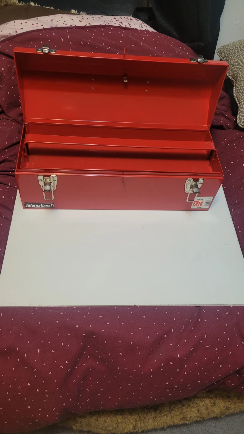 International Red Metal Toolbox - photo 4