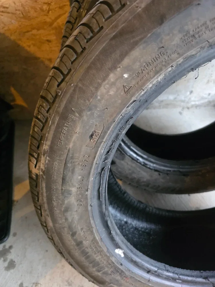 2X205/65R16 94H  tiger paw uniroyal all season Touring Tires image indicator(3)