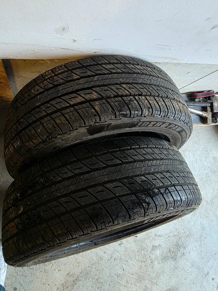 2X205/65R16 94H  tiger paw uniroyal all season Touring Tires image indicator(5)