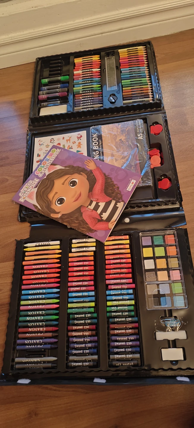 Kinspory Art Set with Colouring Book
