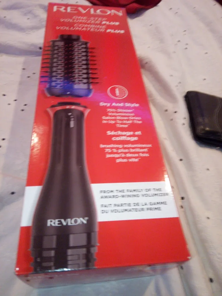 Revlon One-Step Volumizer PLUS - New in Box! image indicator(2)