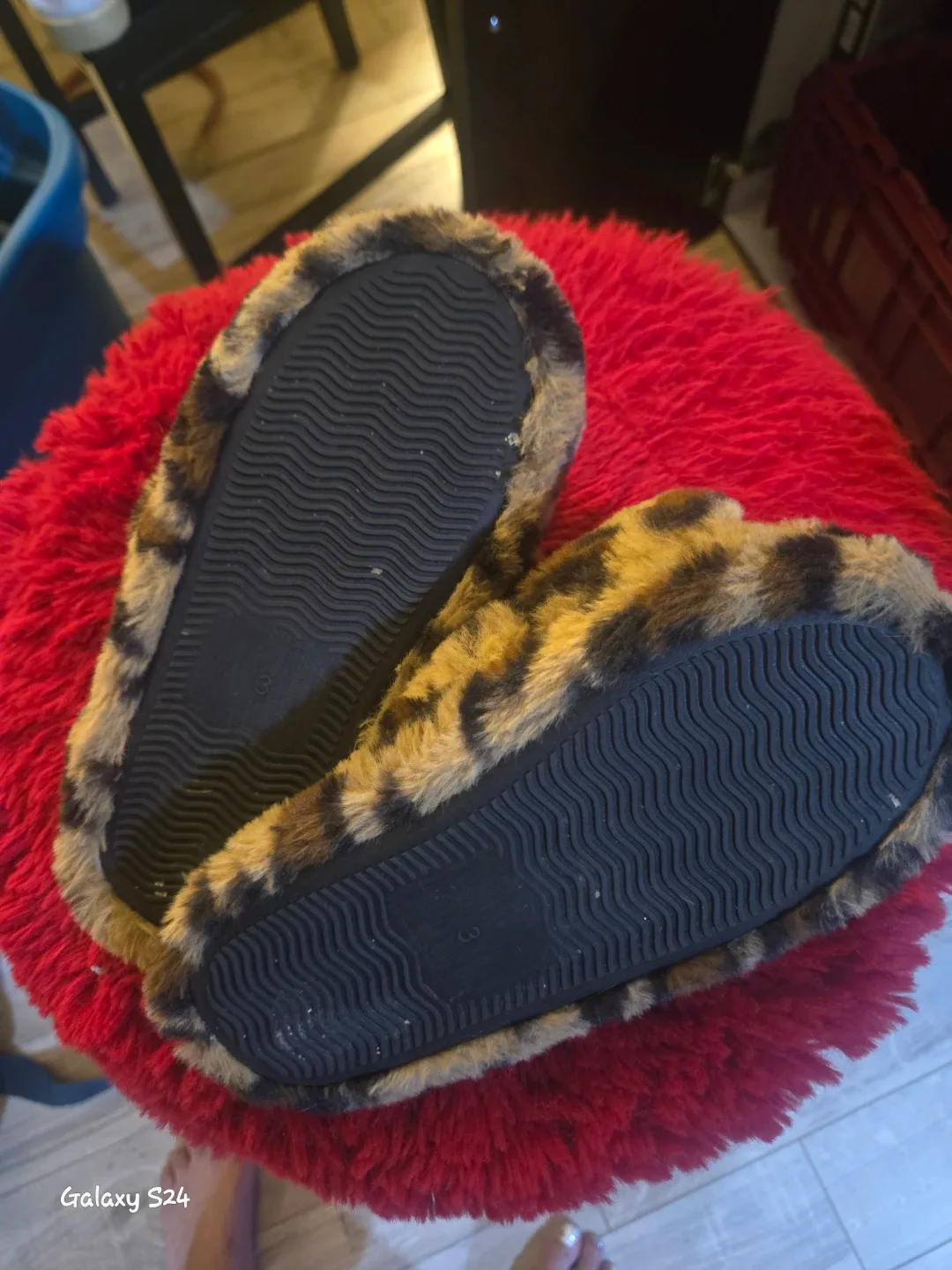 Girl's Leopard Print Slippers - Size S image indicator(3)