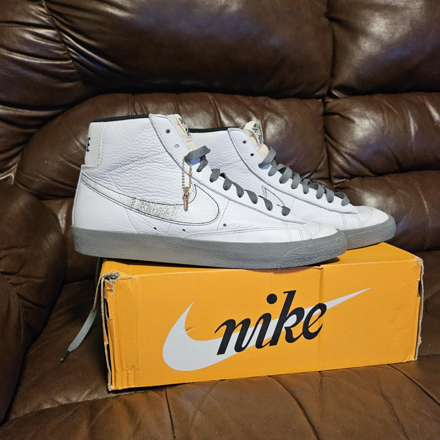 New Nike Blazer Mid '77 Premium White Sneakers - US 9.5