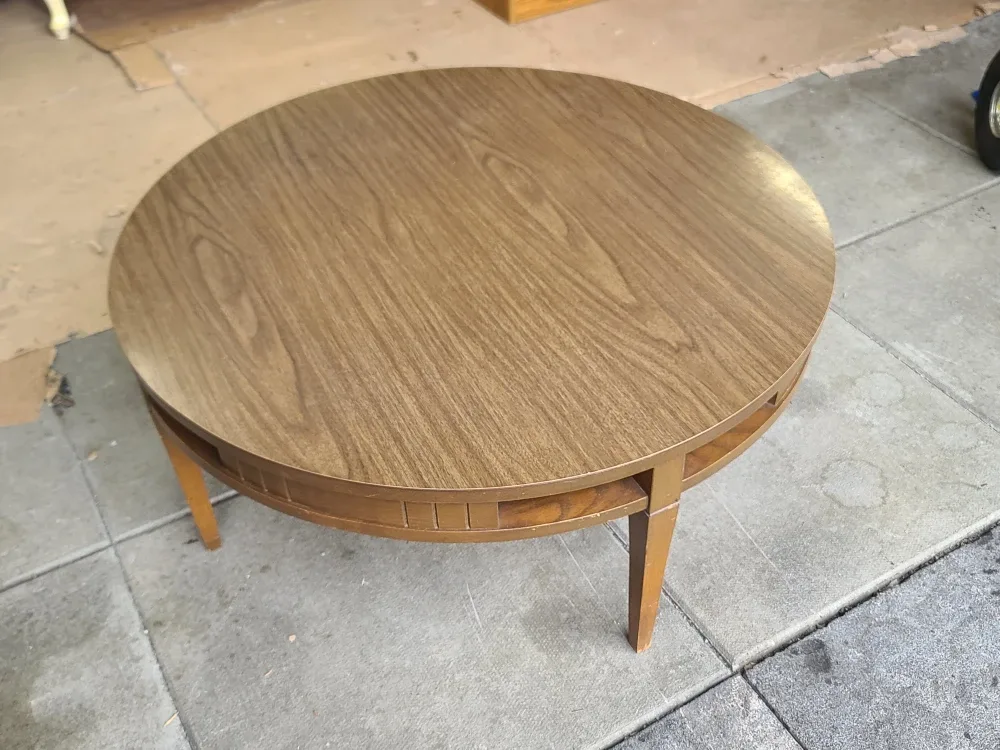 Round Wood Coffee Table - Brown image indicator(2)