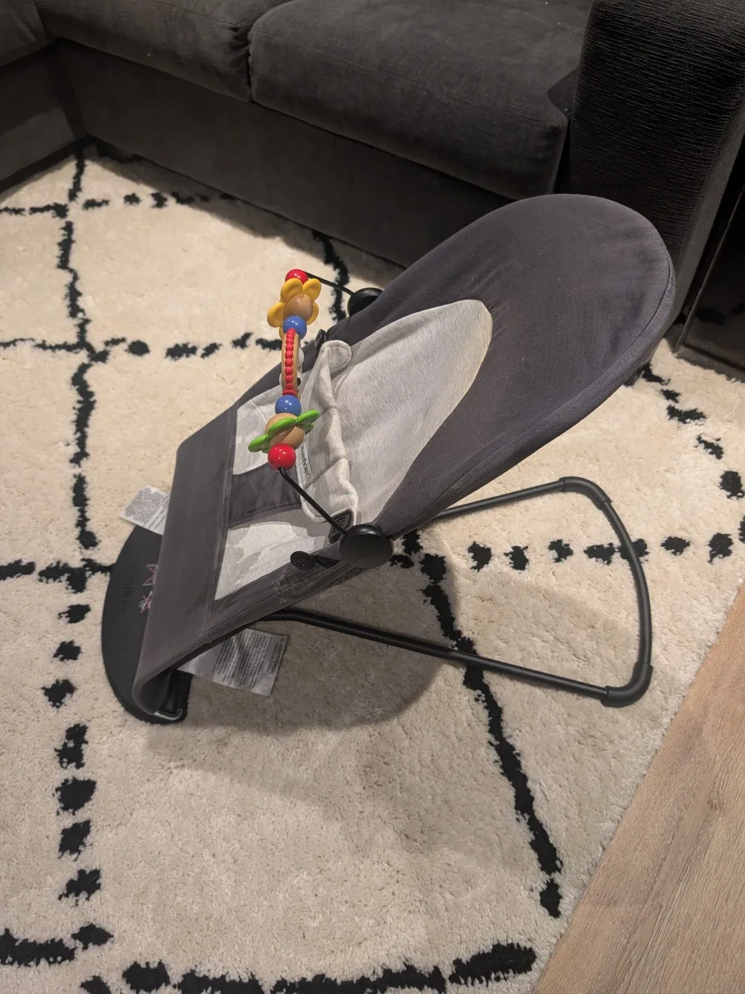 BabyBjörn Bouncer with Toy Bar image indicator(2)