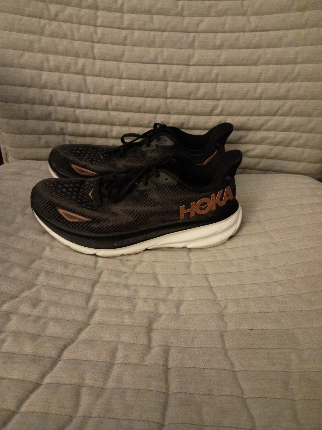 Hoka Clifton 9 Running Shoes size 8 b - photo 4