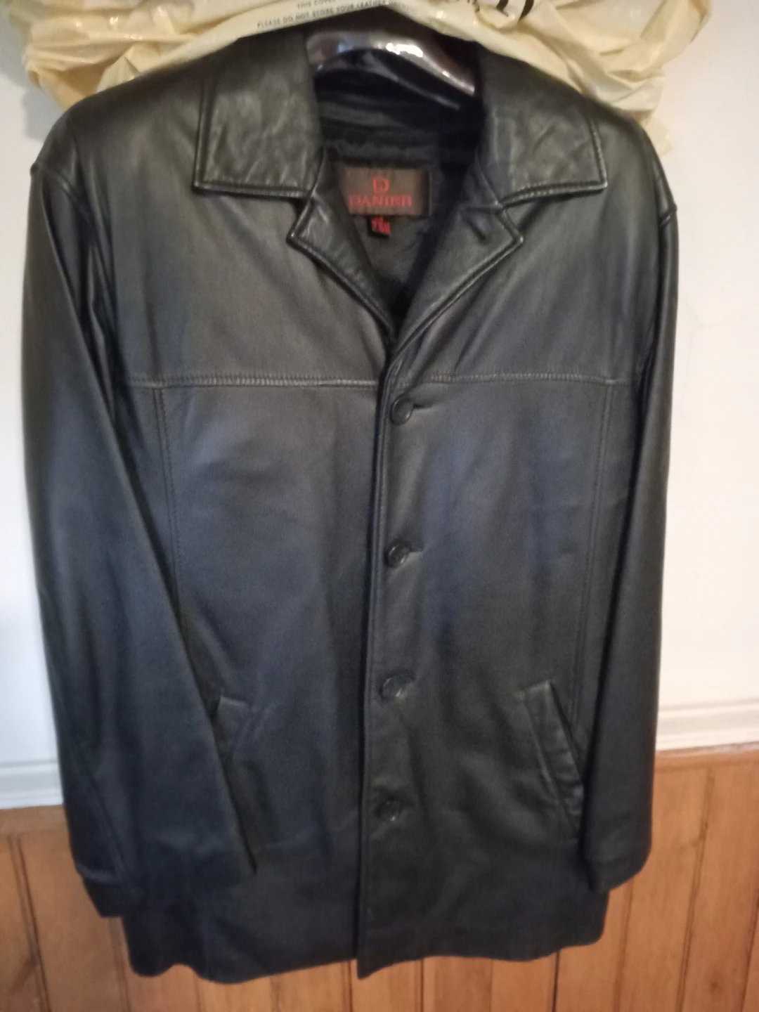 Danier Black Leather Jacket Size L/G - photo 4