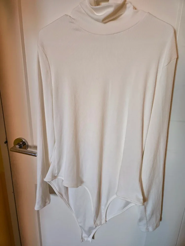 SHEIN Curve White Turtleneck Bodysuit - 3XL