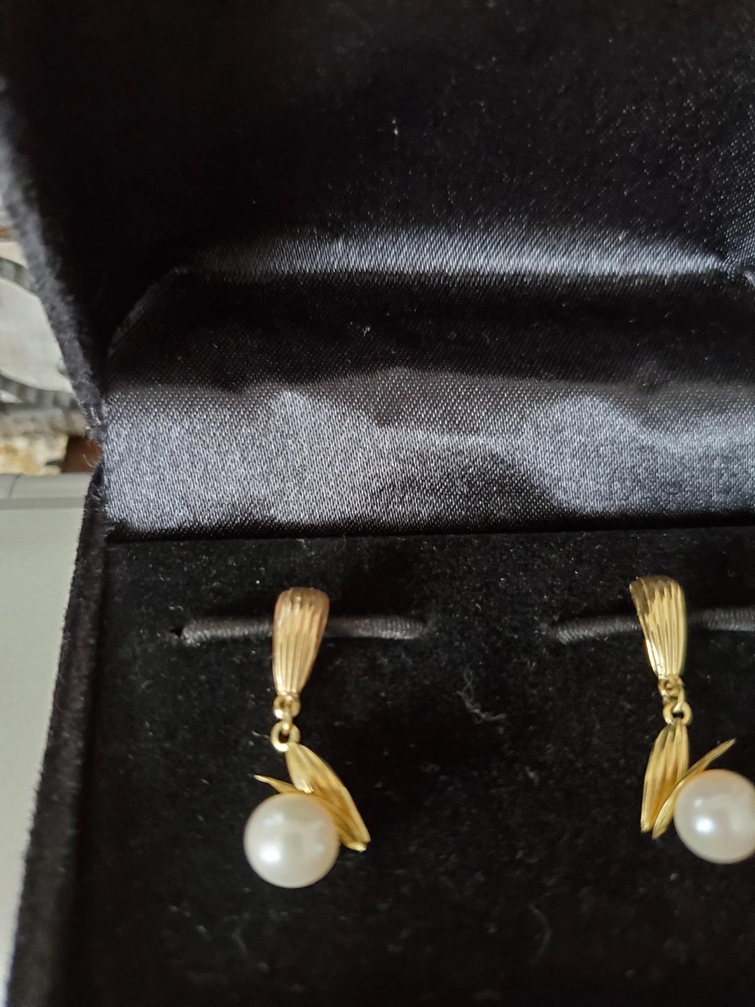 Pearl Dangle Earrings
