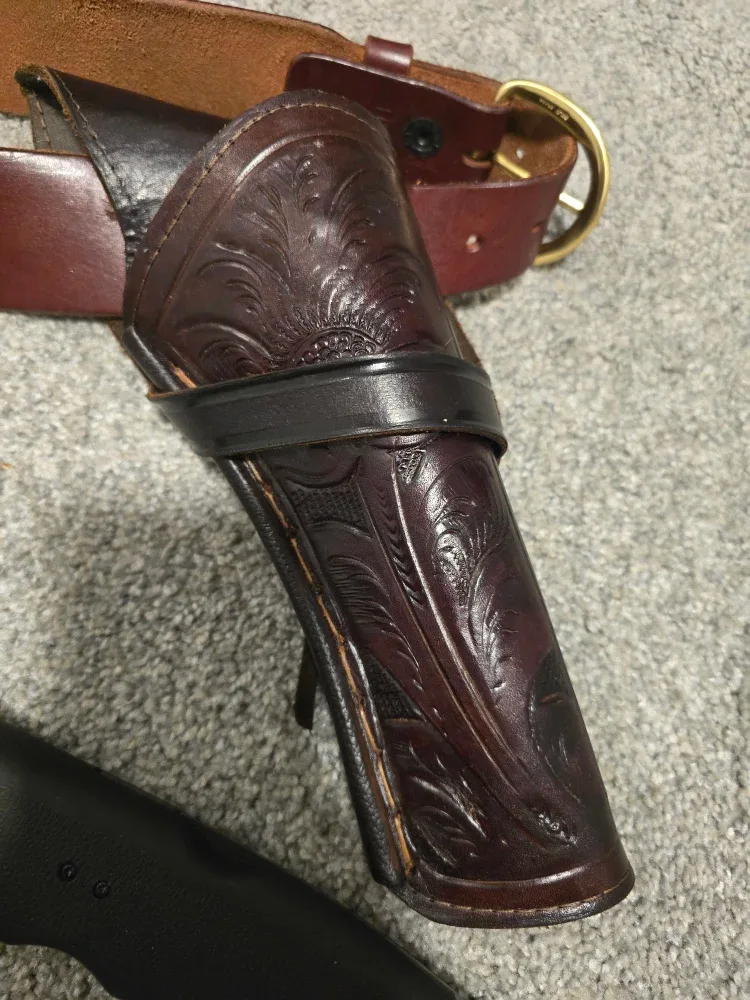 Holster for hand gun leather . image indicator(2)