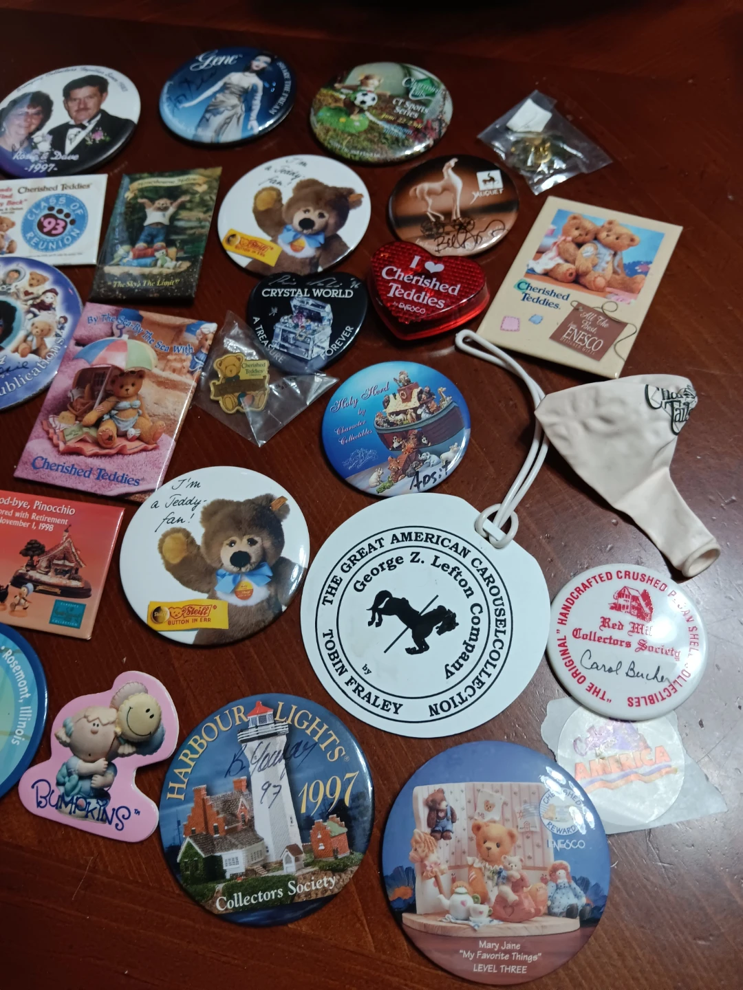 Vintage  Collectible Pins & Buttons - photo 4