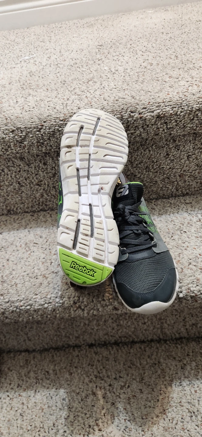 Reebok Running Shoes - Size 7 - photo 4
