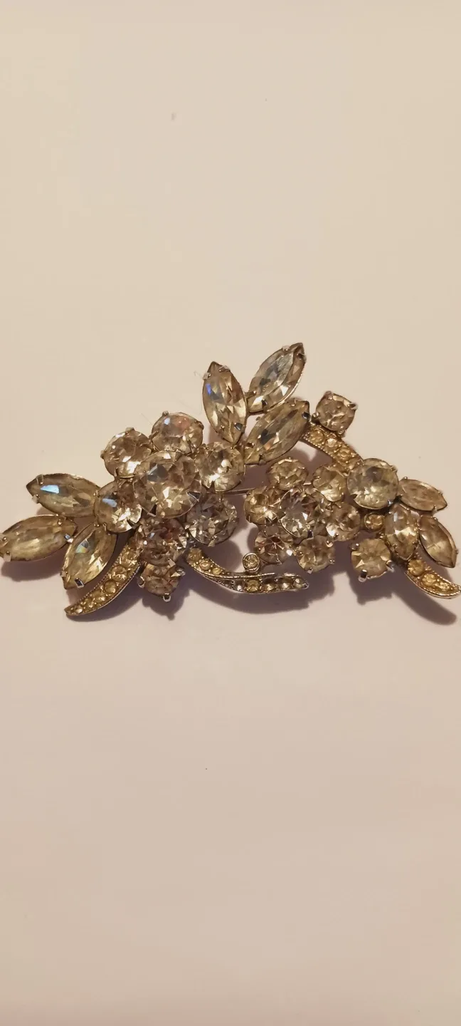 EISENBERG ICE Signed Estate Beautiful Ladies Vintage Brooch