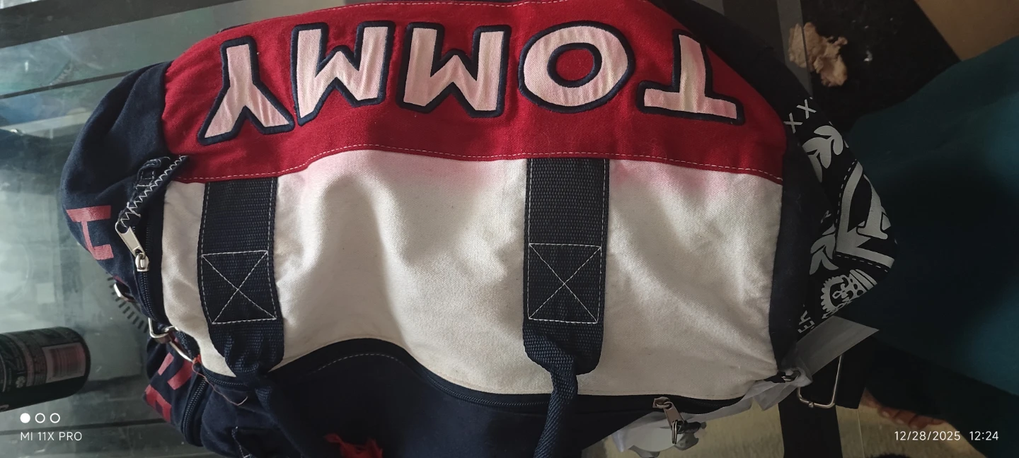 Tommy Hilfiger Duffle Bag - photo 2