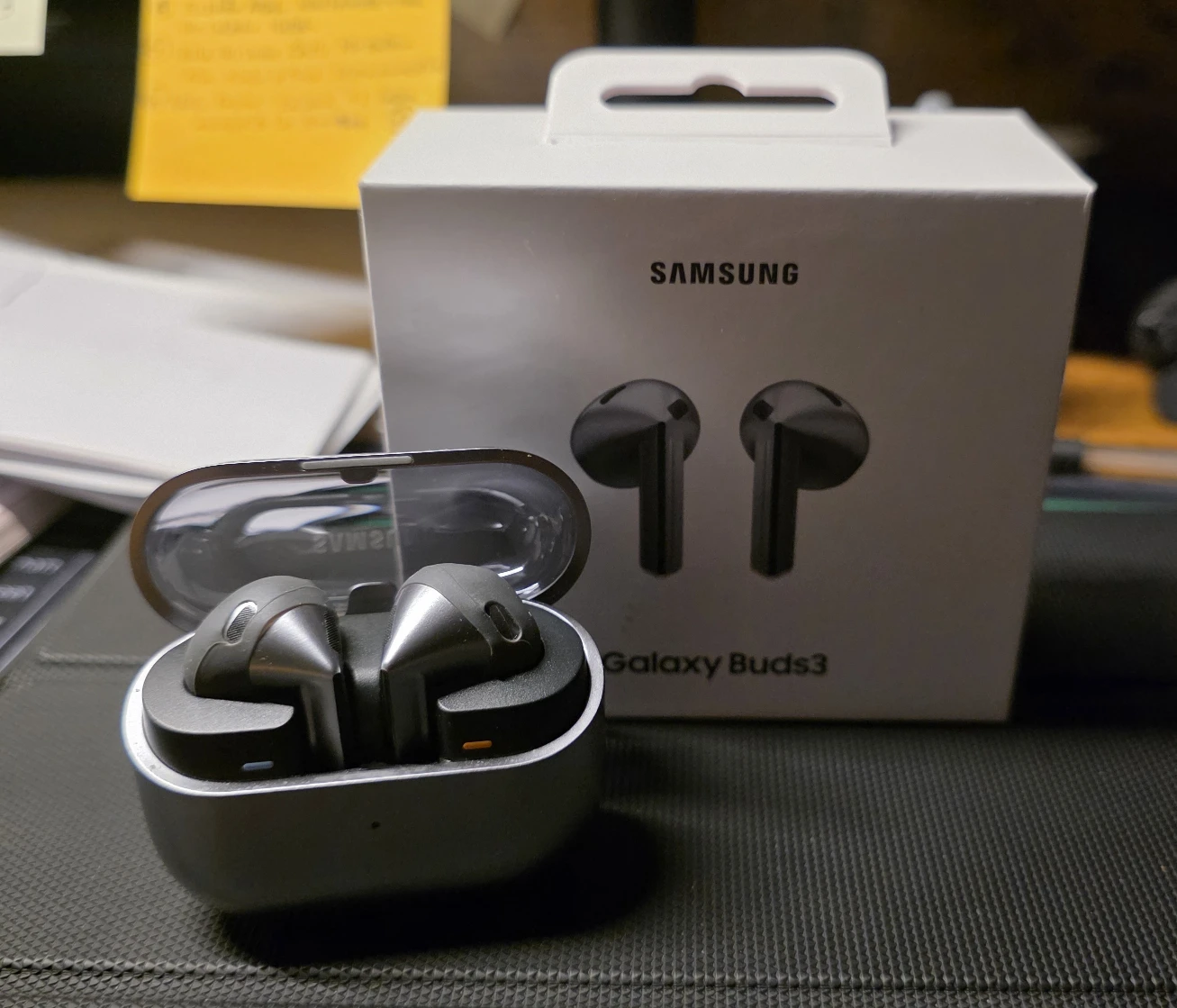 Samsung Galaxy Buds 3 - Like New! - photo 2