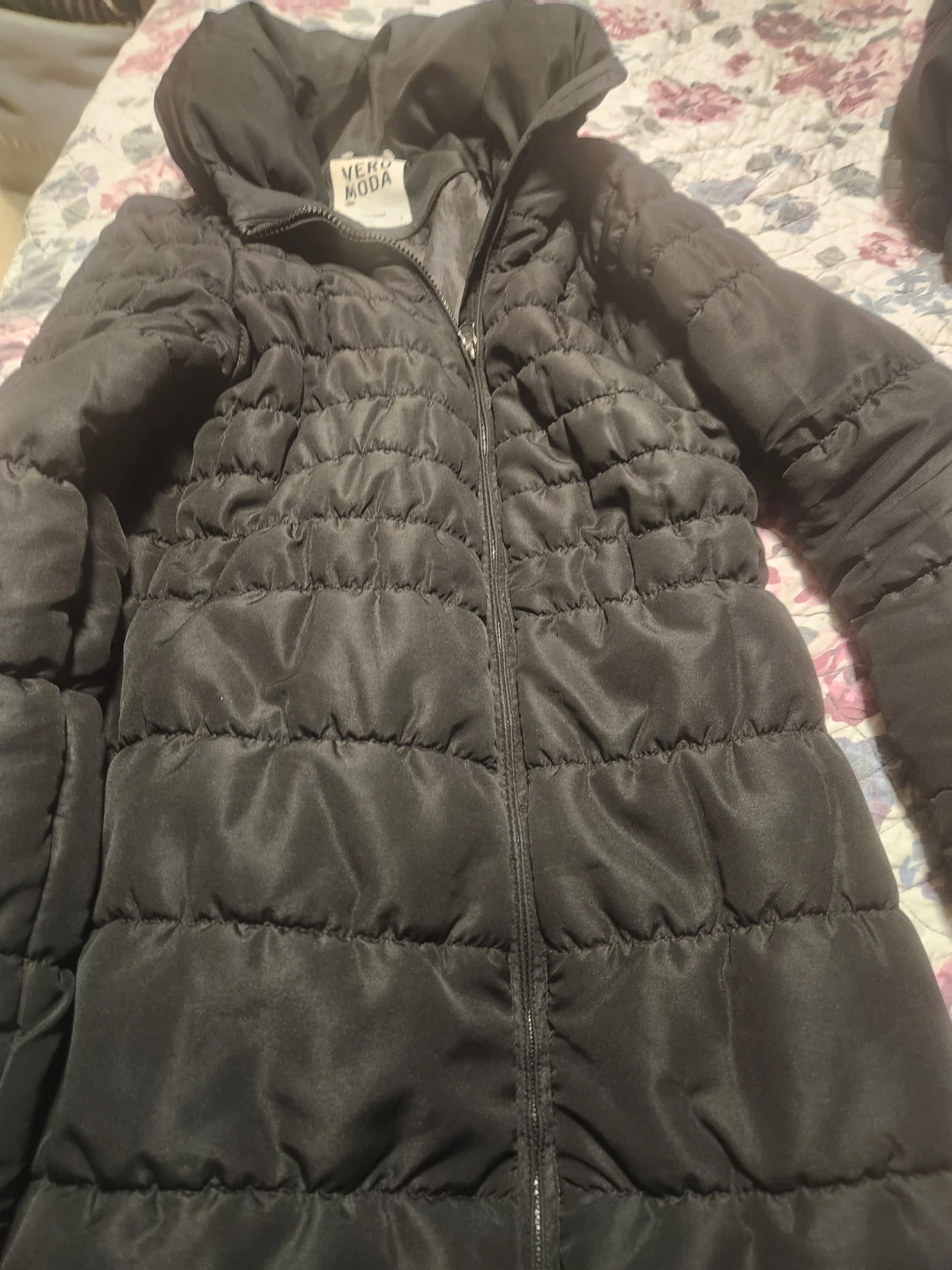 Vero Moda Black Puffer Jacket - Size Small