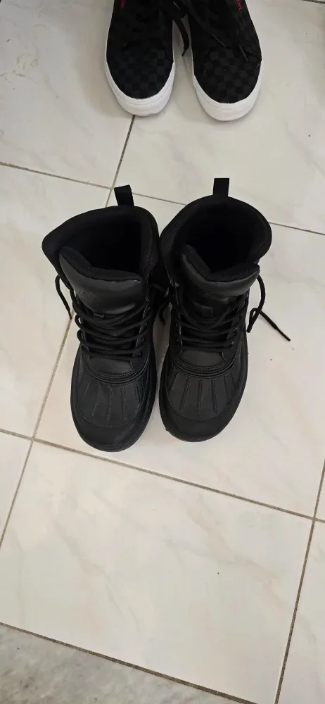 Nike Manoa Boots - Black - Size 5y  -Unused