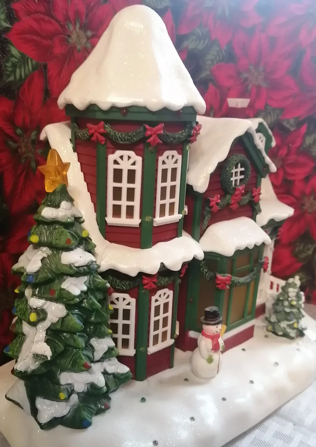 Small lot of Christmas decorations