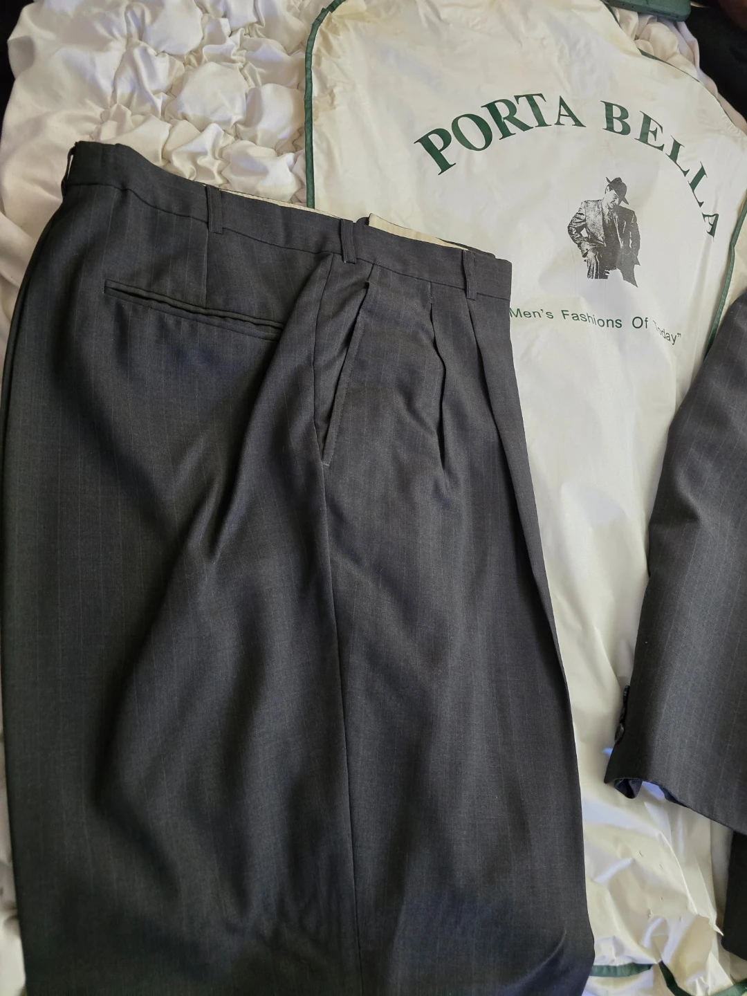 Porta Bella Men's Suit