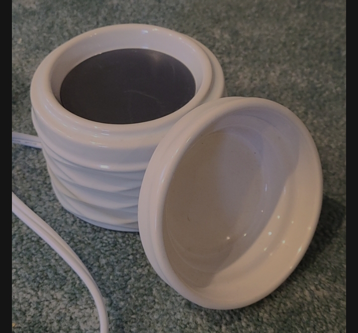 white ceramic wax melt warmer - photo 3