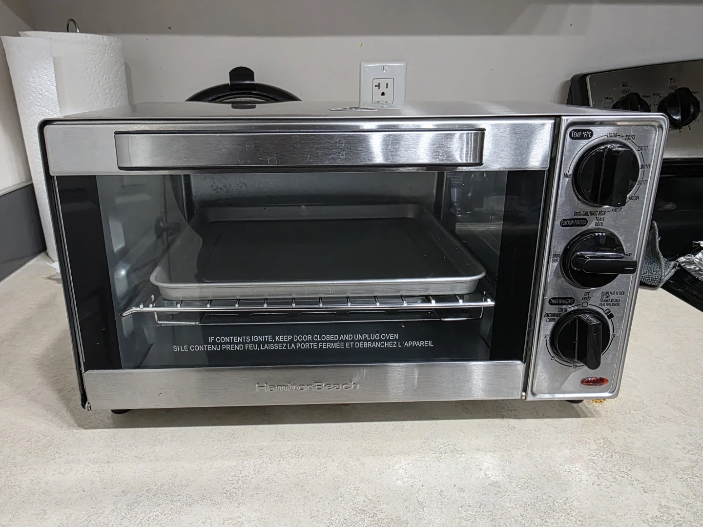 Hamilton Beach Toaster Oven, Home Essentials Fan, Wicker Chair - photo 3