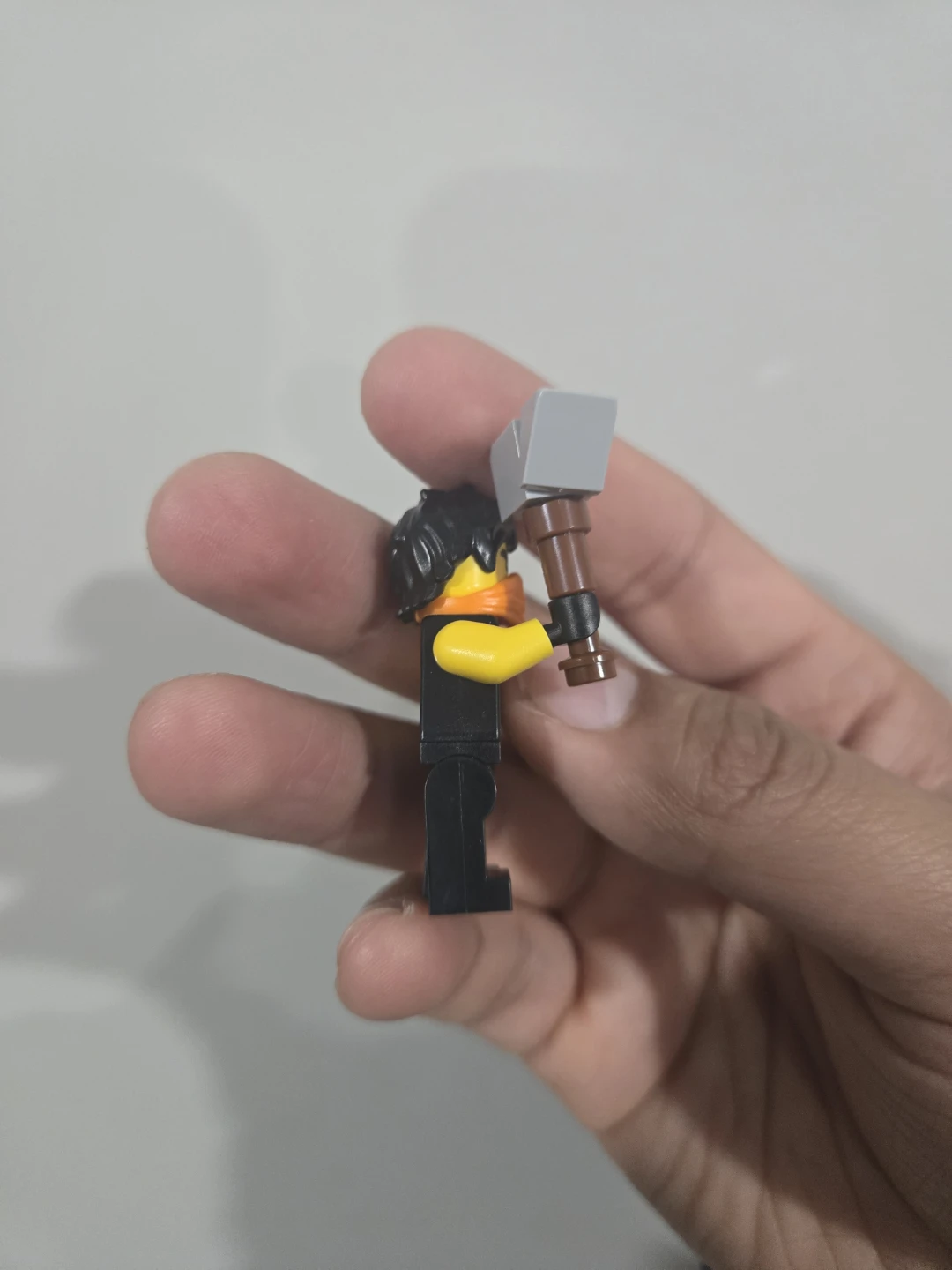 Ninjago Cole Minifigure with Hammer - photo 3